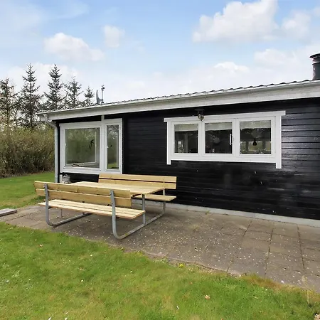 Holiday home Three-bedroom Holiday In Tarm